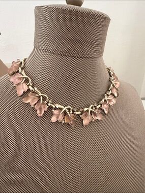 Charel vintage Elegant Pink Petal Necklace - Women's Jewelry